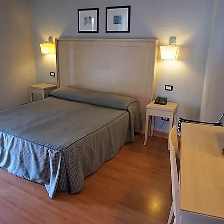 Taormina Hotel 2*