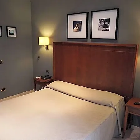 Taormina Hotel 2*