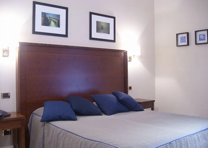 陶尔米纳酒店 2* 罗马